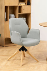 Arne Eetkamerstoel met Arm - Licht Grijs met Eiken Houten Poten - Eetkamerstoelen - Rebellenclub