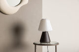 Matai Tafellamp - Wit/Walnoot - Tafellampen - Rebellenclub