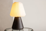 Matai Tafellamp - Wit/Walnoot - Tafellampen - Rebellenclub