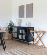 Röjan Vitrinekast - 140 x 85 cm - Zwart Staal - Dressoirs - Rebellenclub